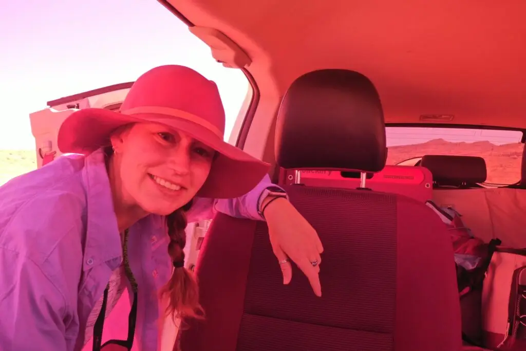 lady at the backseat